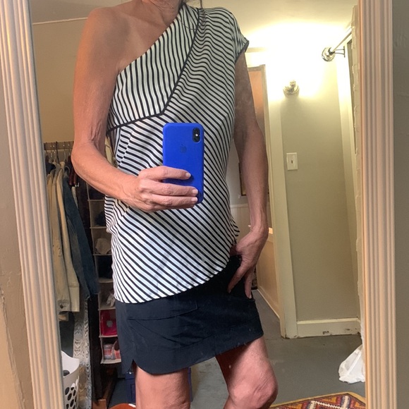 Silk off the shoulder DVF blouse - Picture 2 of 5